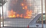 Cassano, a fuoco un furgone in via Gioberti (VIDEO)