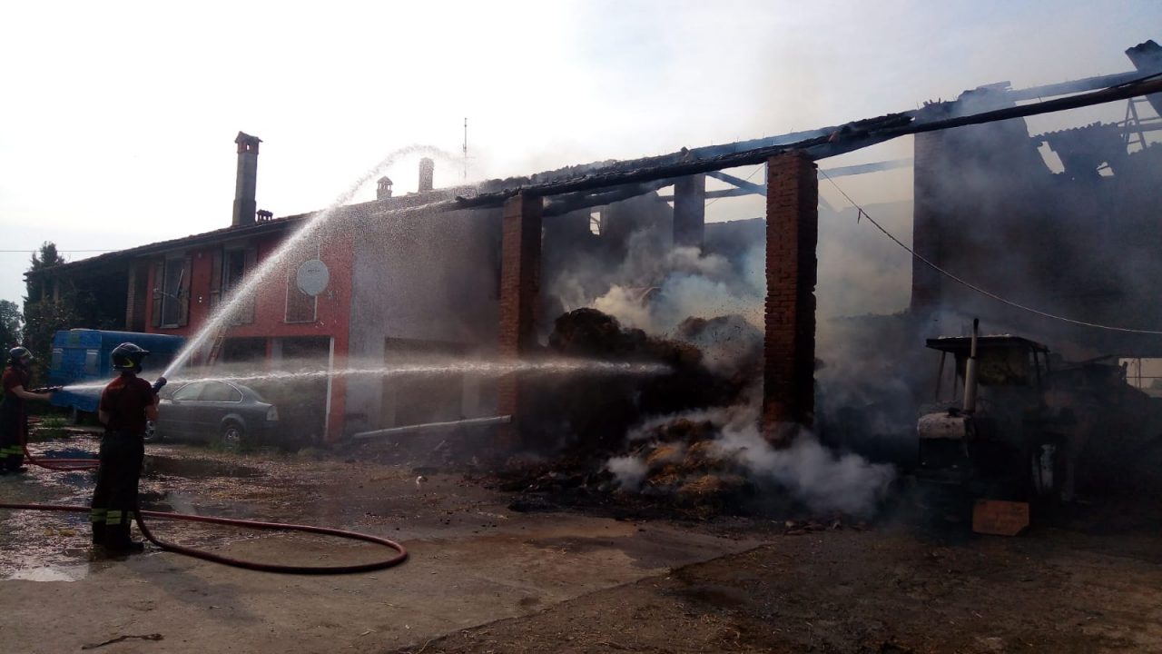 Incendio in cascina Torre Pallavicina