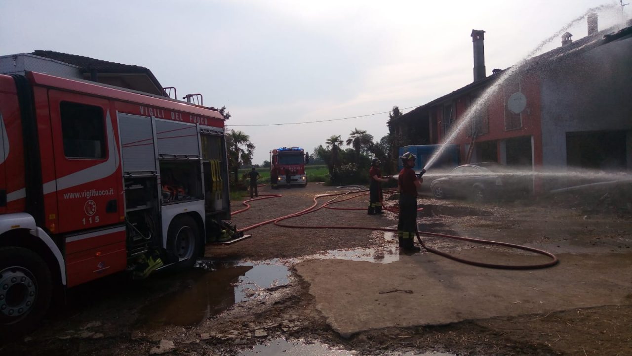 Incendio in cascina Torre Pallavicina