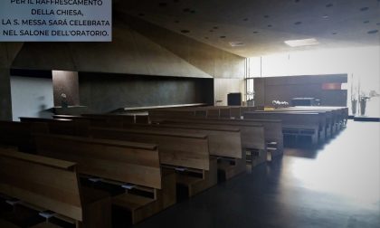 Troppo caldo nella nuova chiesa, le messe traslocano all'oratorio