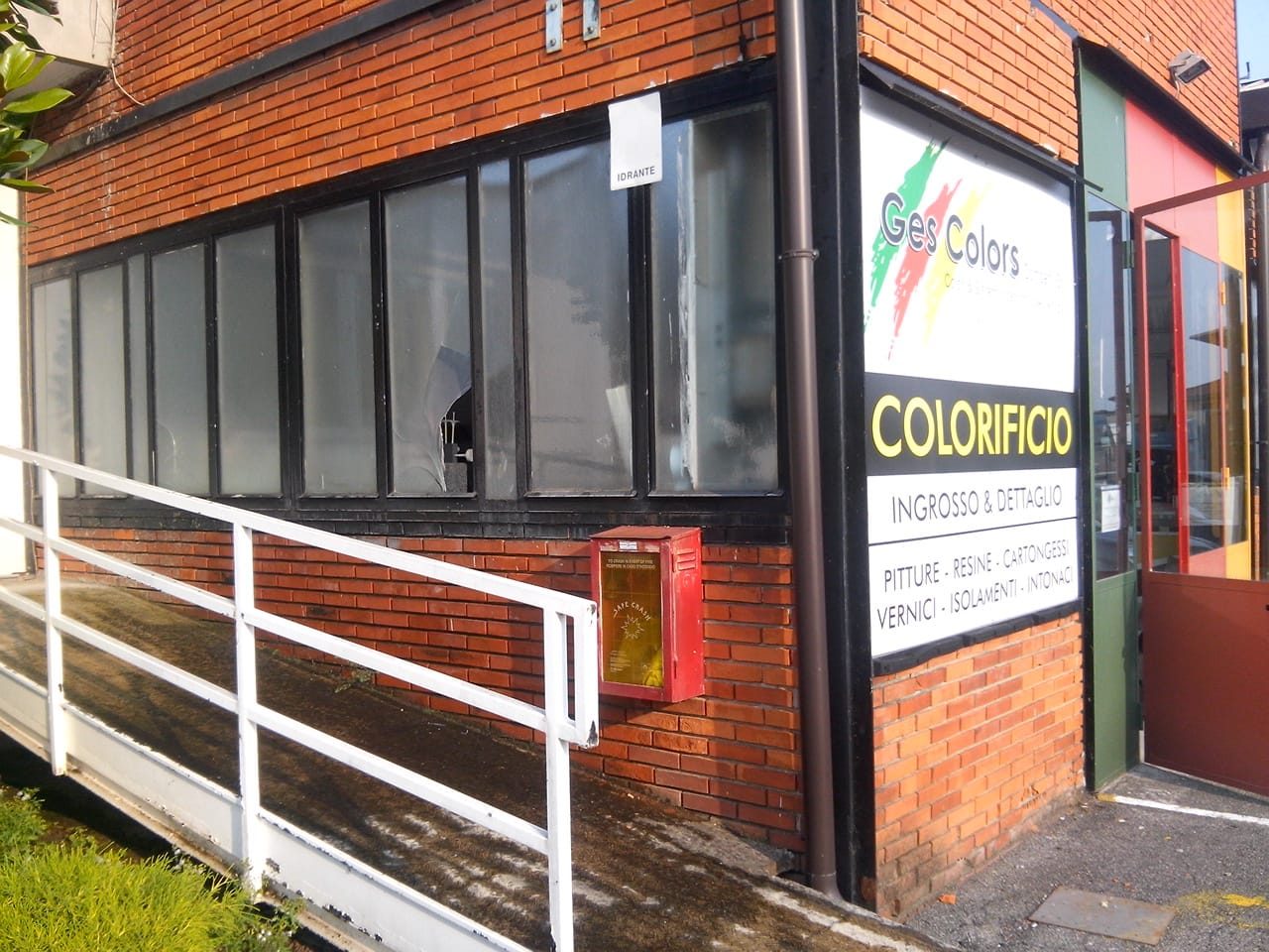 Rubati pochi euro al colorificio. “Per lui provo compassione”