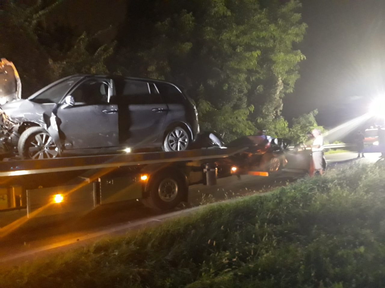 incidente frontale a rivolta