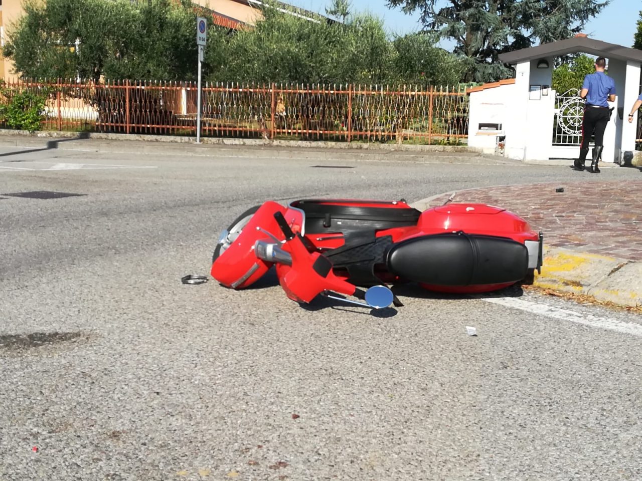 Cade dalla moto, trasportato in ospedale un 63enne FOTO