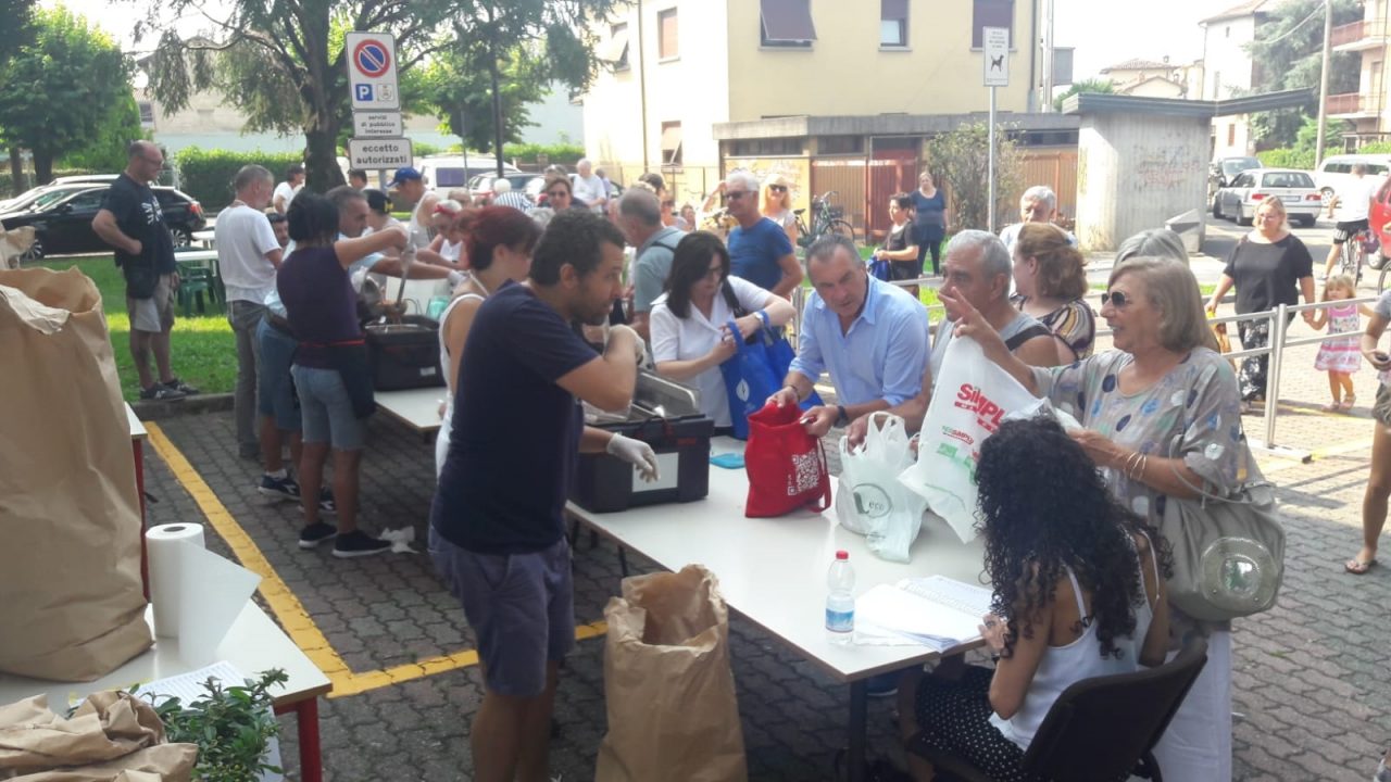 Pane e ceci, Arzago celebra San Lorenzo e la carità per i viandanti FOTO