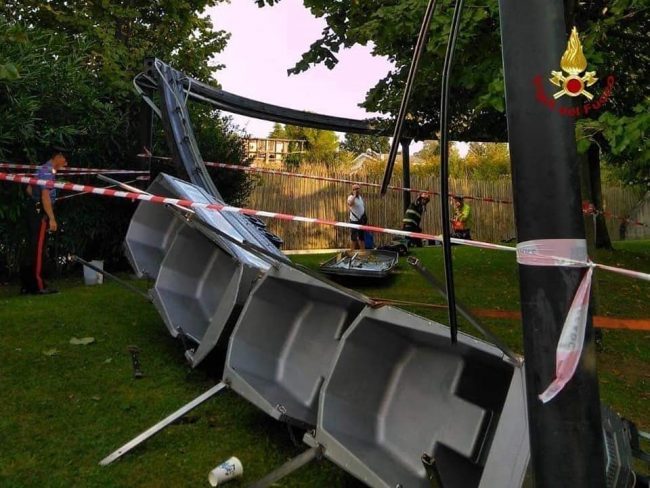 Si rovescia trenino a Movieland: tre cremasche tra i sette feriti