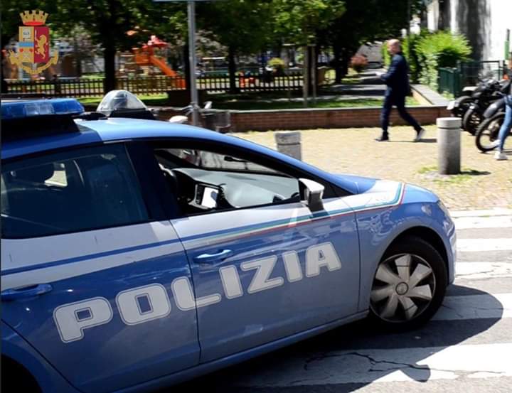 Quarantenne di Cassano pizzicato mentre consegna la droga