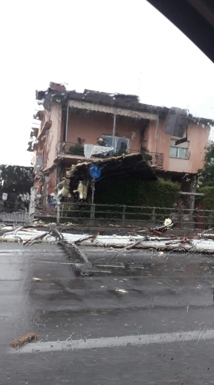 Via Bergamo, danni a una palazzina