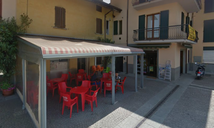 Rissa in piazza a Ciserano, barista presa a pugni in faccia