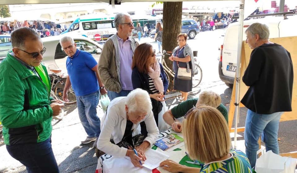 Ius Culturae, Pd in piazza a Treviglio per raccogliere le firme