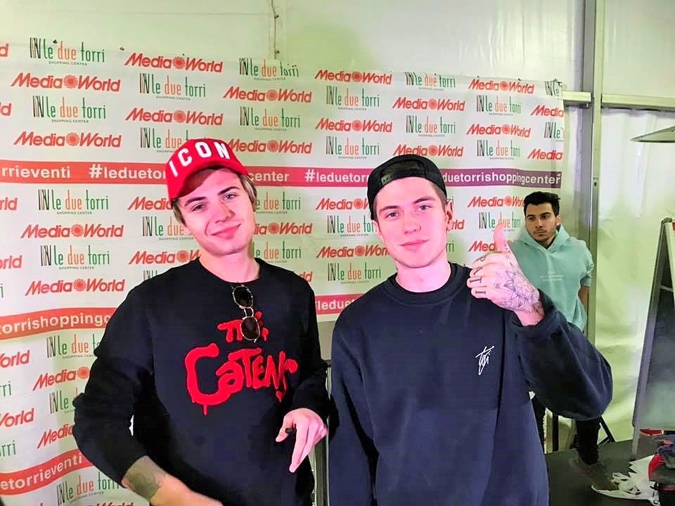 Benji e Fede tornano a “Le Due Torri” per l’instore di “Good Vibes”