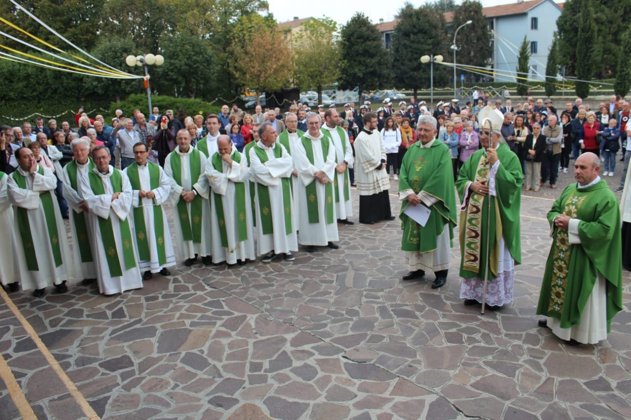 Cristo Risorto accoglie don Vittore FOTO