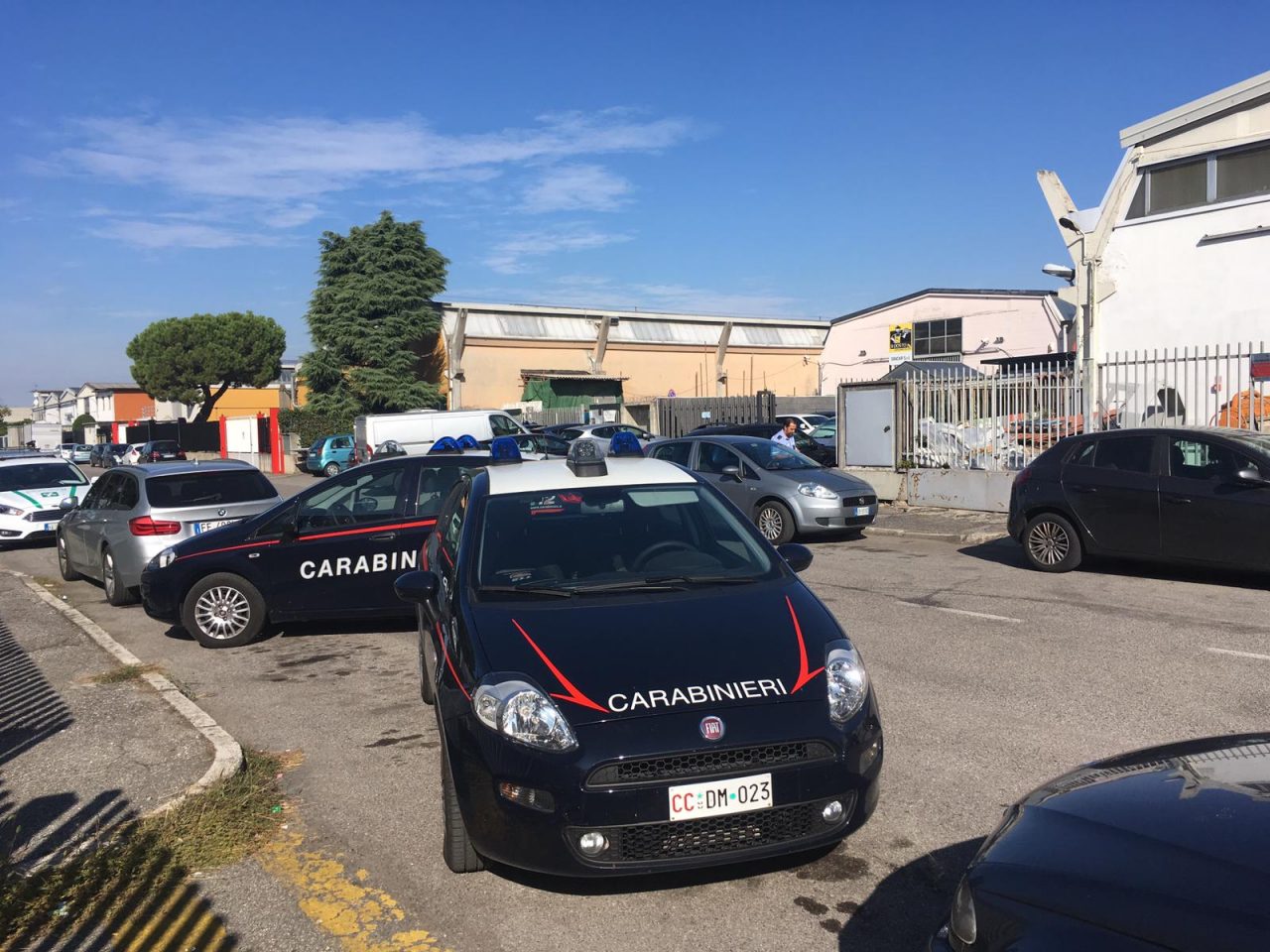 Blitz interforze a Zingonia capannone al setaccio FOTO