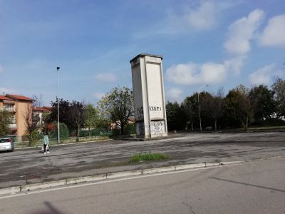 Riqualificazione urbana tramite street art, la torretta dell’Enel come una tela