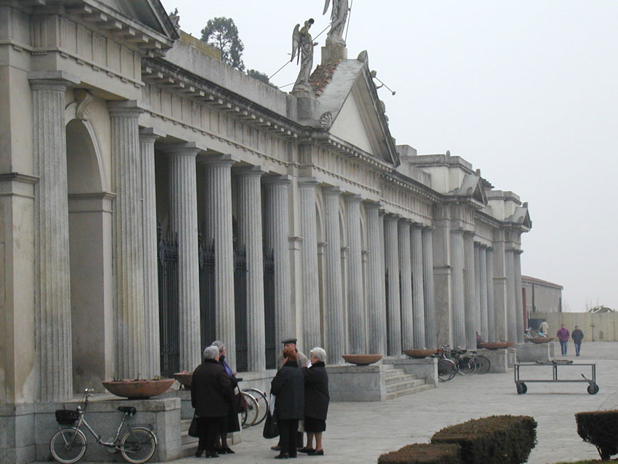 I cimiteri come luoghi di cultura? Perché no. Due progetti a Caravaggio e Cassano