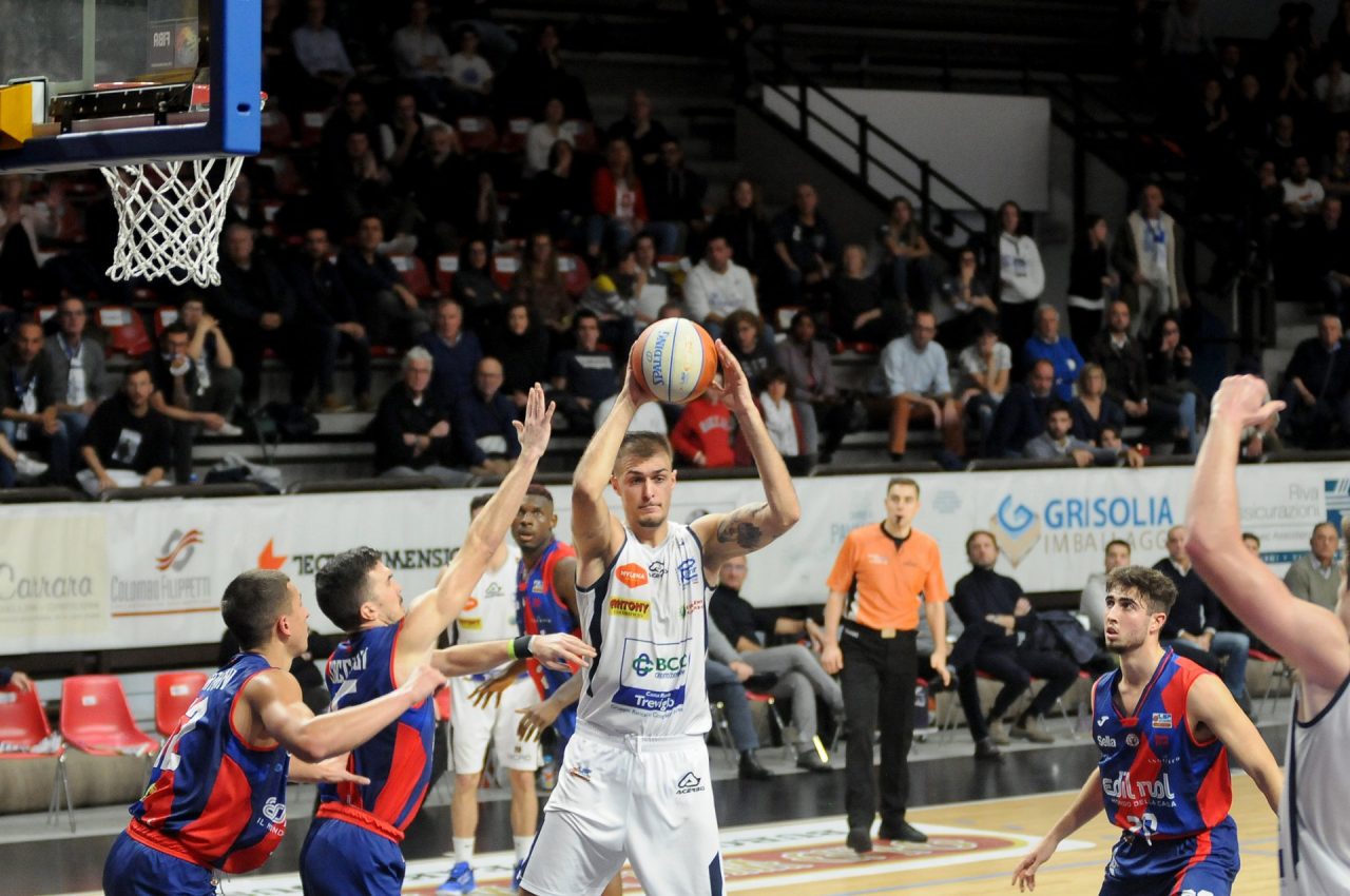 Partita stregata (e brutta), Biella batte la Bcc