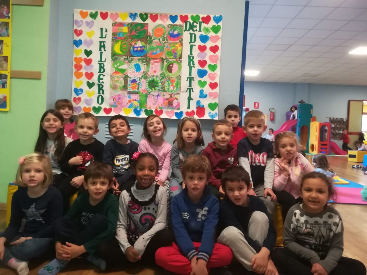 I bambini del Luogo Pio realizzano l’albero dei diritti FOTO