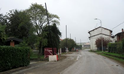 Via Arzago, dopo le luci a led il marciapiede