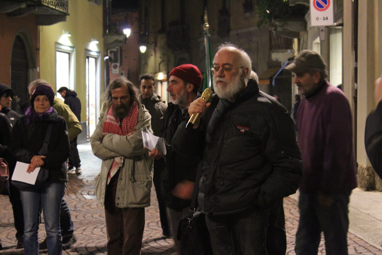 Il presidio antifascista in piazza