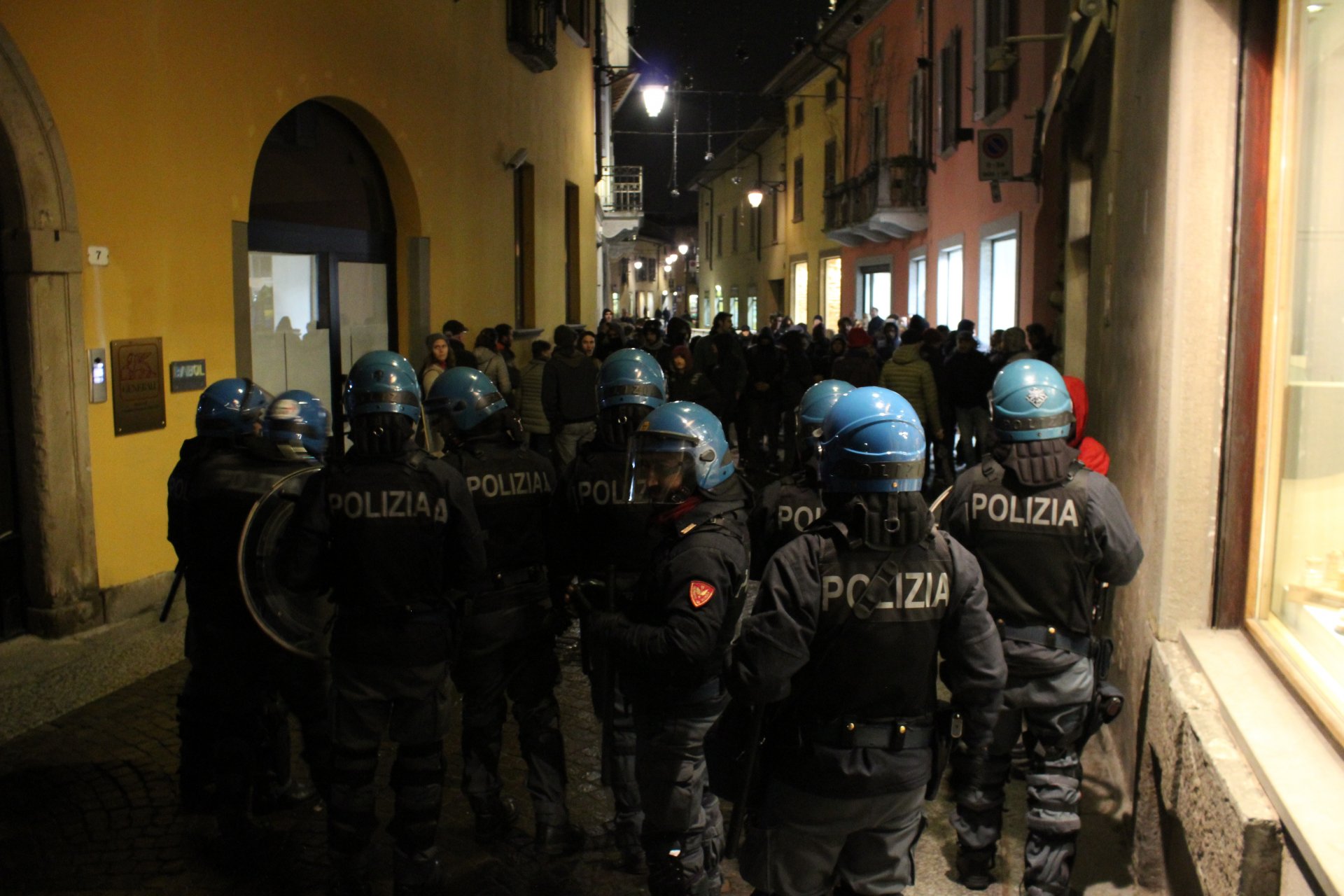 La polizia in via Galliari