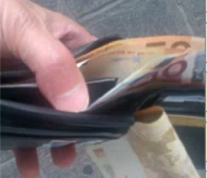 Anziano derubato a Canonica: lo abbraccia e gli sfila il portafogli