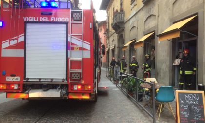 Incendio in via Galliari, Vigili del fuoco all'Agave FOTO