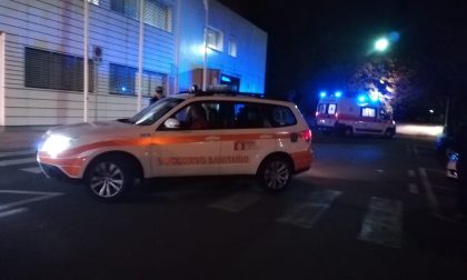 Principio di infarto in piazza, salvato dalla Polizia locale