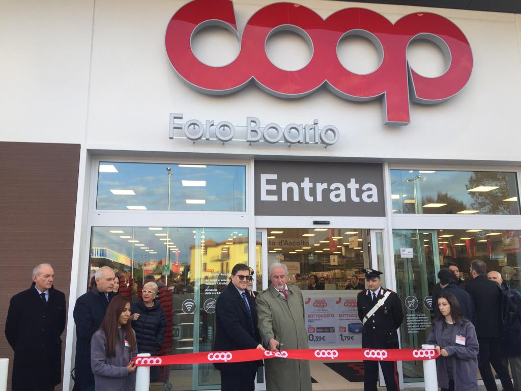 Coop Lombardia dona 50mila euro all’ospedale di Treviglio