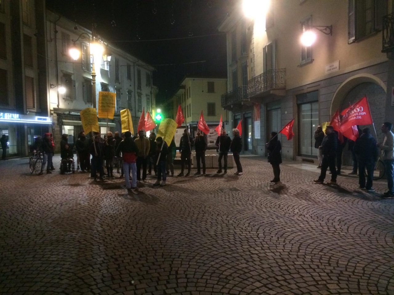 Eurogravure, in trenta alla manifestazione dei Cobas