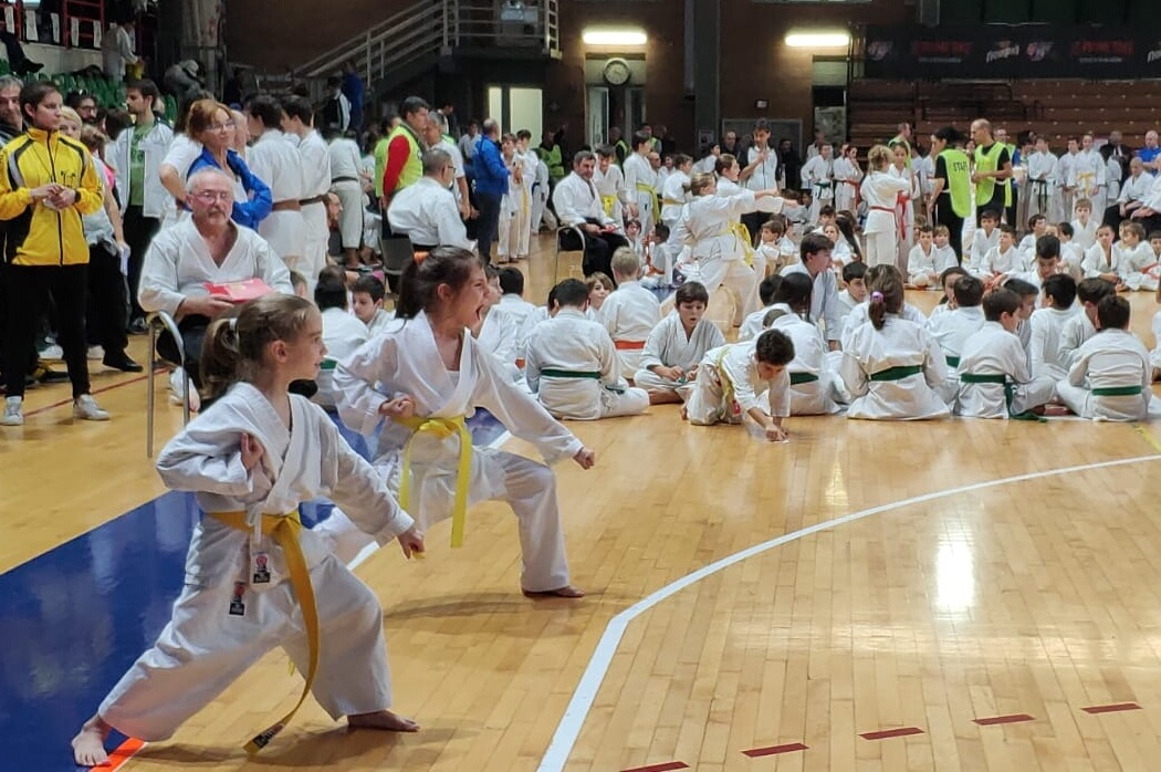 La Gichin Funakoshi karate-do si distingue al trofeo nazionale Kenshin bobo