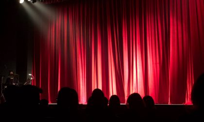 A teatro con Àrhat per celebrare la Festa della donna