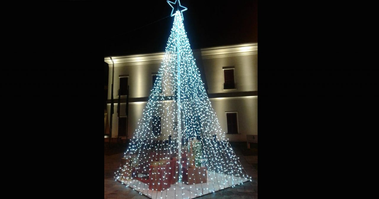 L’albero di Natale della discordia: dibattito a Sergnano