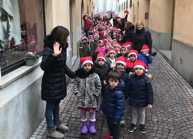 I bimbi del Cerchio Magico dal sindaco per augurare Buon Natale FOTO