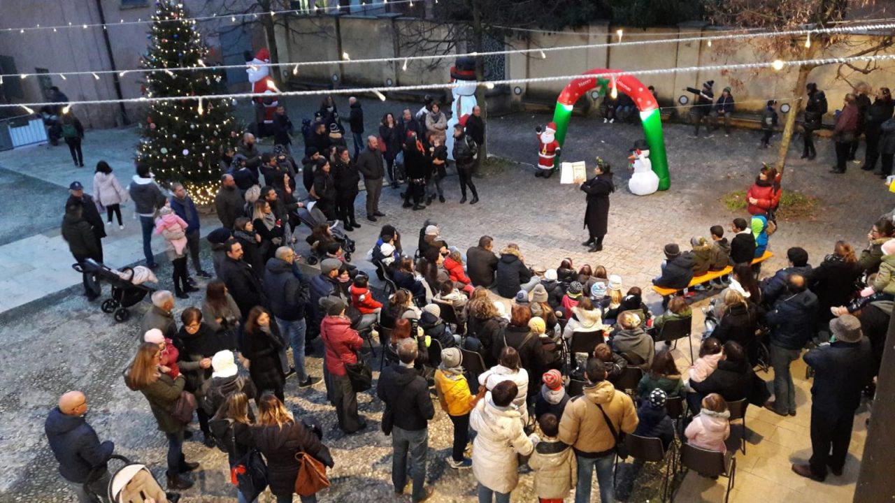 Accendiamo il nostro Natale riempie la piazza FOTO