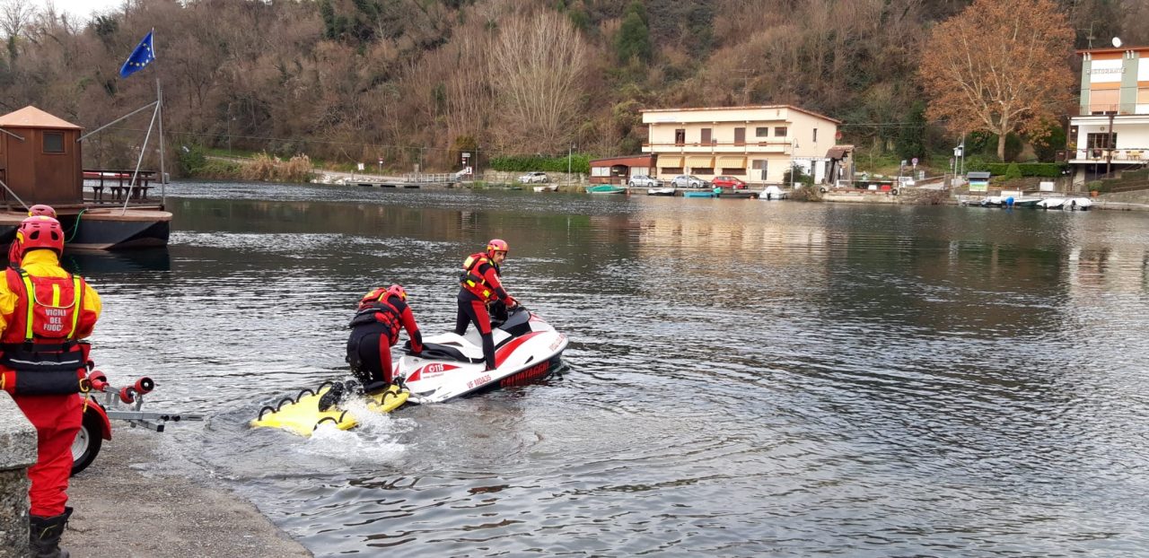 Annegata nell’Adda, dal fiume affiora il cadavere di una donna FOTO VIDEO