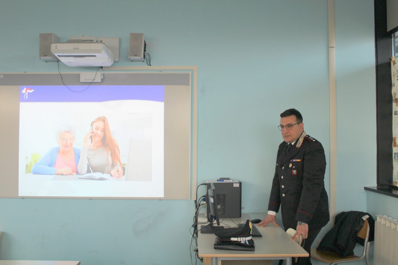 Diventare carabinieri, il capitano Meriano sale in cattedra