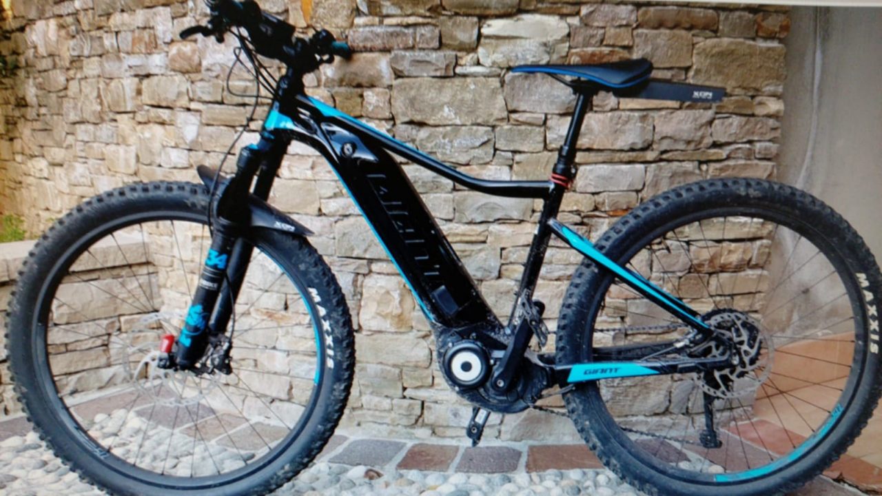 Rubano smartphone, bici e mini moto: denunciati tre giovanissimi