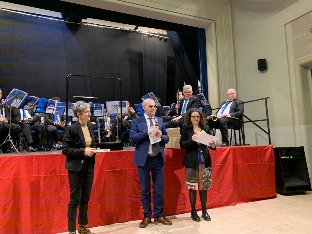 Una pergamena agli studenti più brillanti di Fara d’Adda
