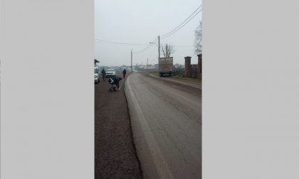 Senso unico alternato tra Spirano e Lurano, concime in strada FOTO