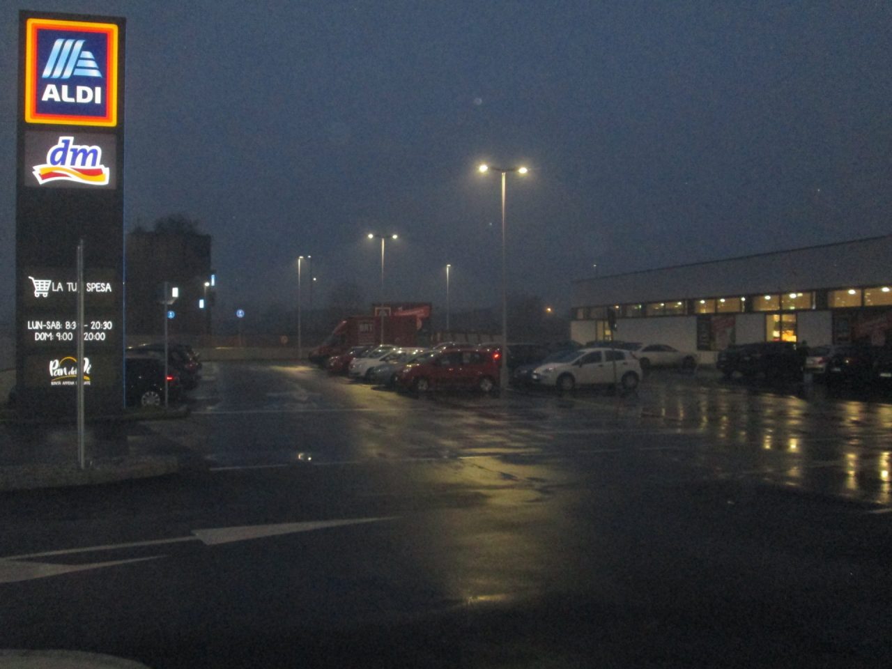 Treviglio, il parcheggio dell’Aldi sarà a disco orario