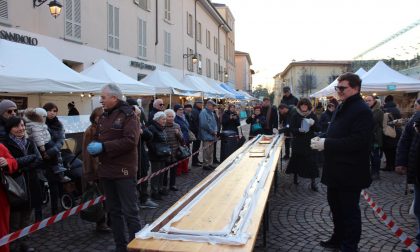 Treviglio al cioccolato al via con la mega tavoletta da 15 metri FOTO VIDEO