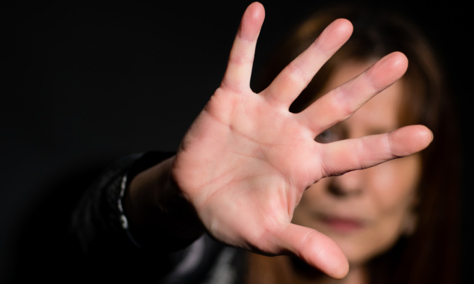 “Ripartiamo dalle scuole”, sì alla proposta di Schlein e all’educazione all’affettività