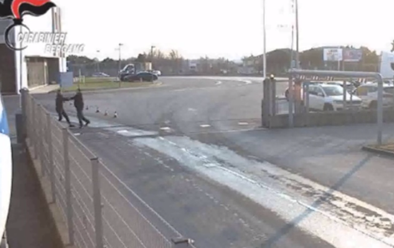 Accoltella il collega dopo una lite, il camionista resta in carcere VIDEO