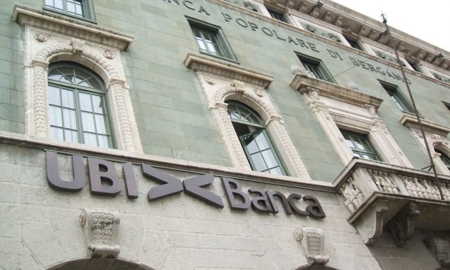 Intesa Sanpaolo vuole comprare Ubi banca: “Raccolta da 1,1 trilioni”