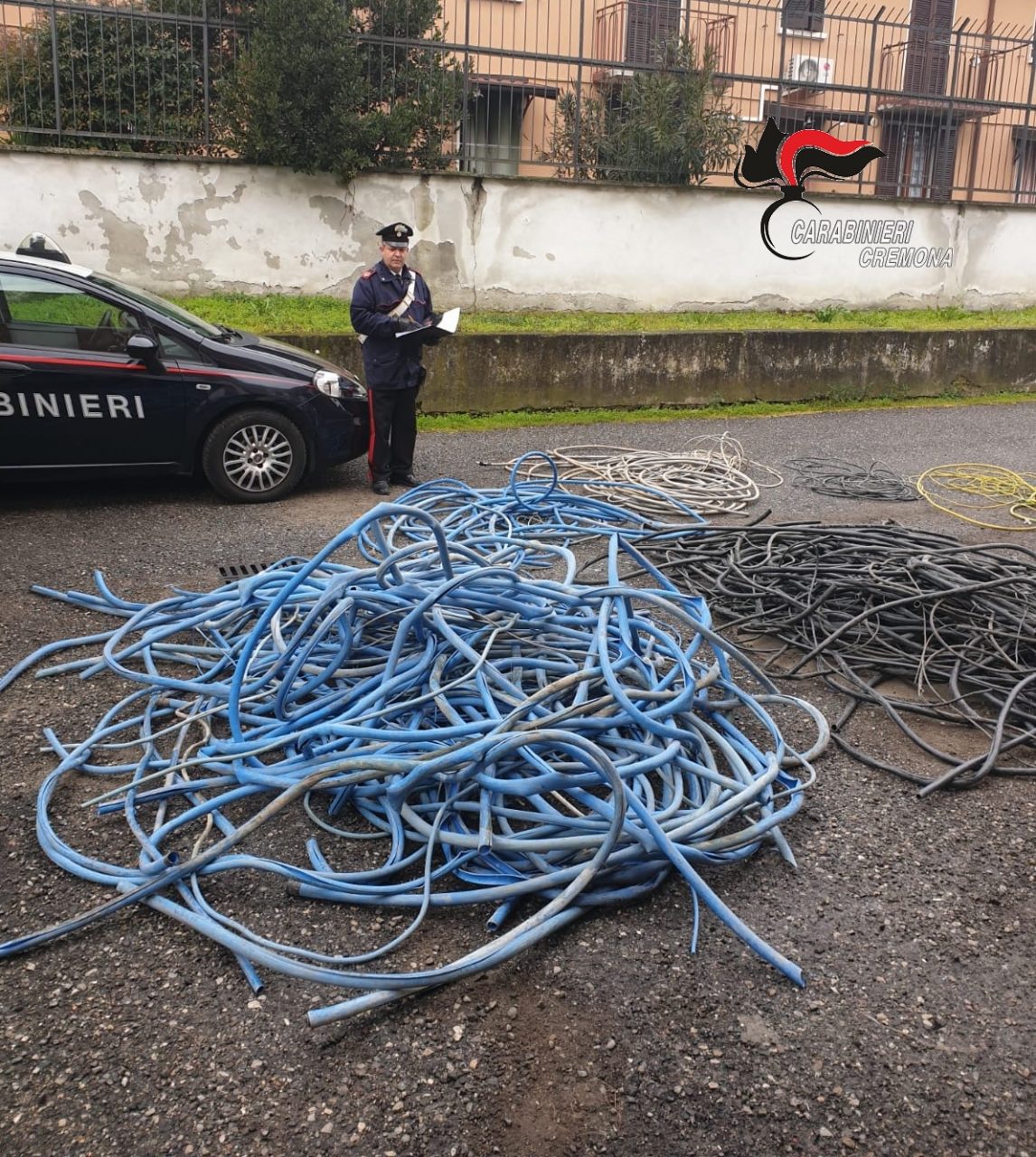 Migliaia di metri di cavi elettrici rubati e nascosti in un deposito, tre denunciati per ricettazione