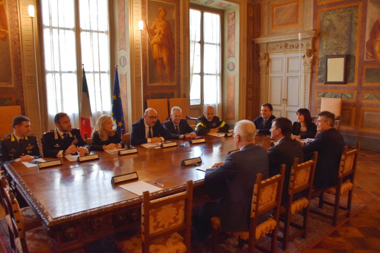 Viceministro dell’Interno in Prefettura per il vertice sicurezza: “In provincia reati calati del 30%”