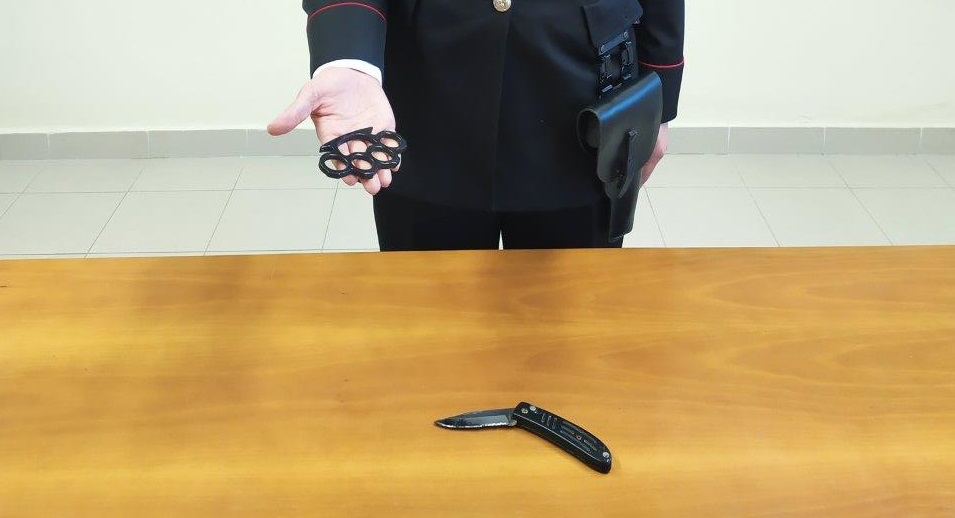 Minacciato col coltello da giovani rapinatori, due minori arrestati a Crema