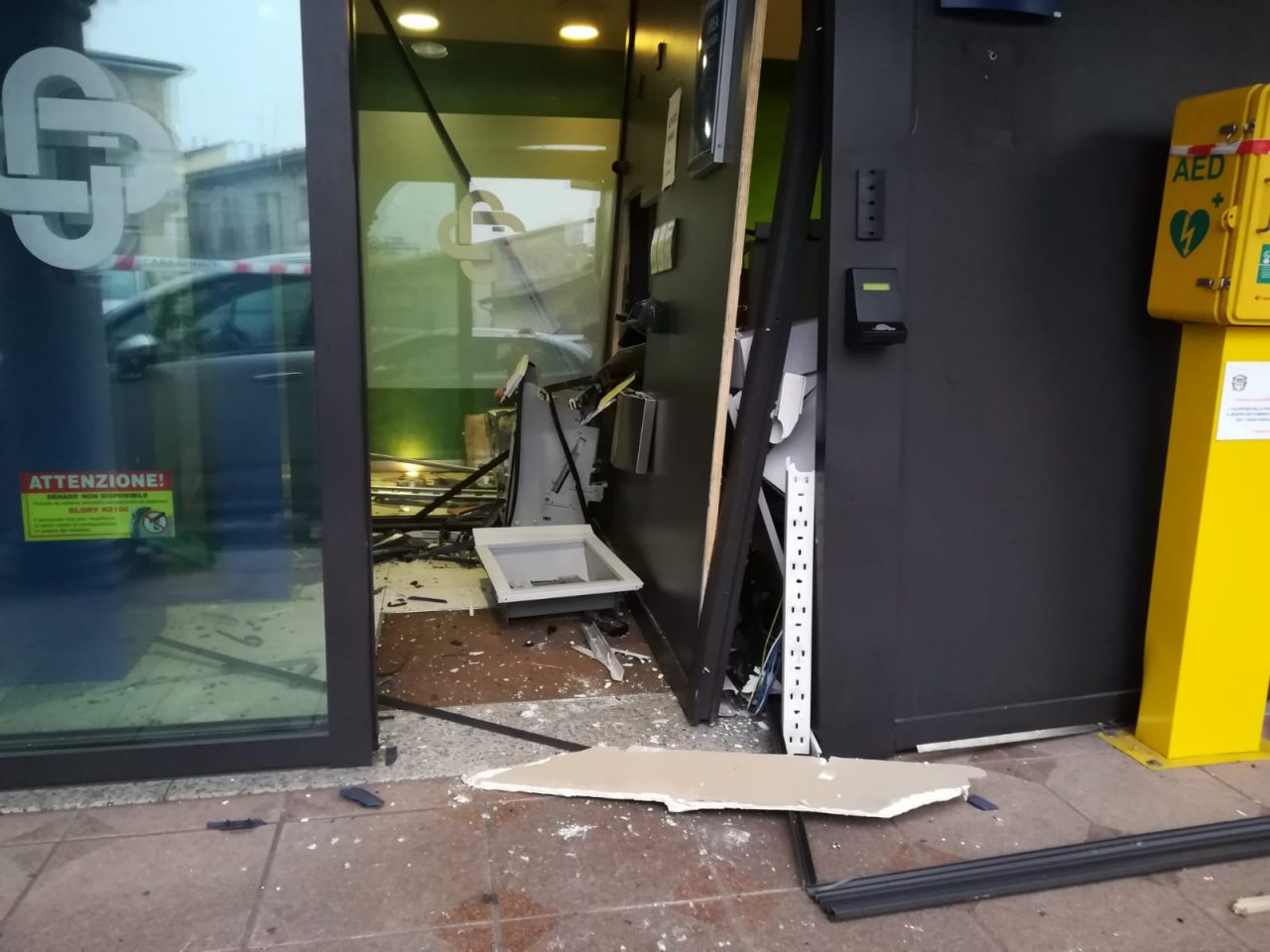 Assalto alla Bcc di Pontirolo, i ladri fanno saltare il bancomat FOTO