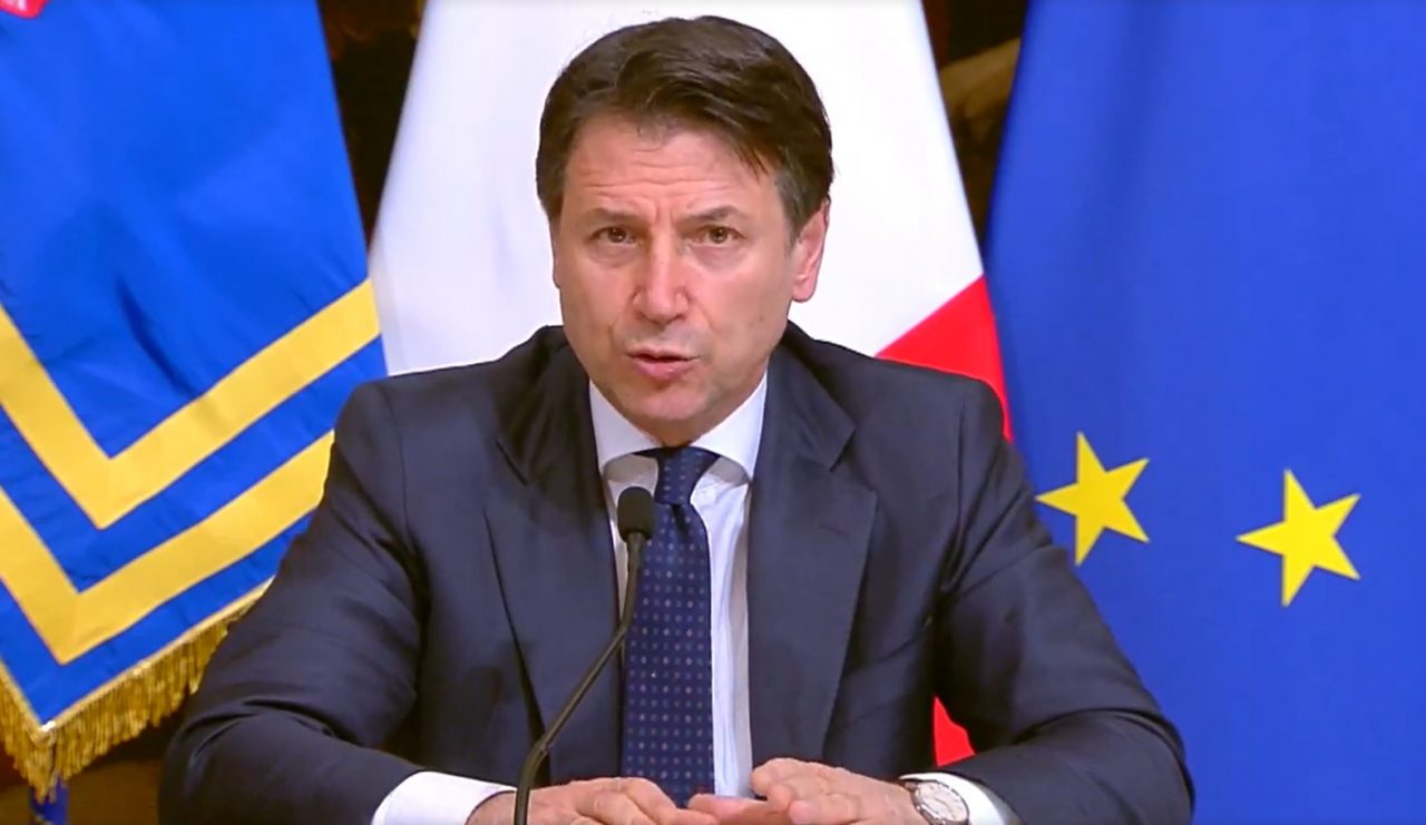 Multe fino a 3000 euro per chi viola il decreto. In Bergamasca 41 denunciati