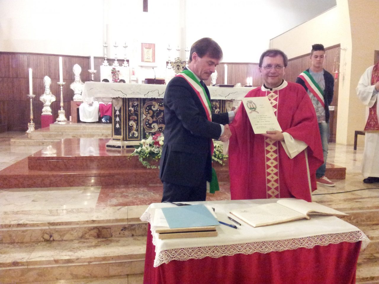 Tutta la Bergamasca piange don Fausto Resmini
