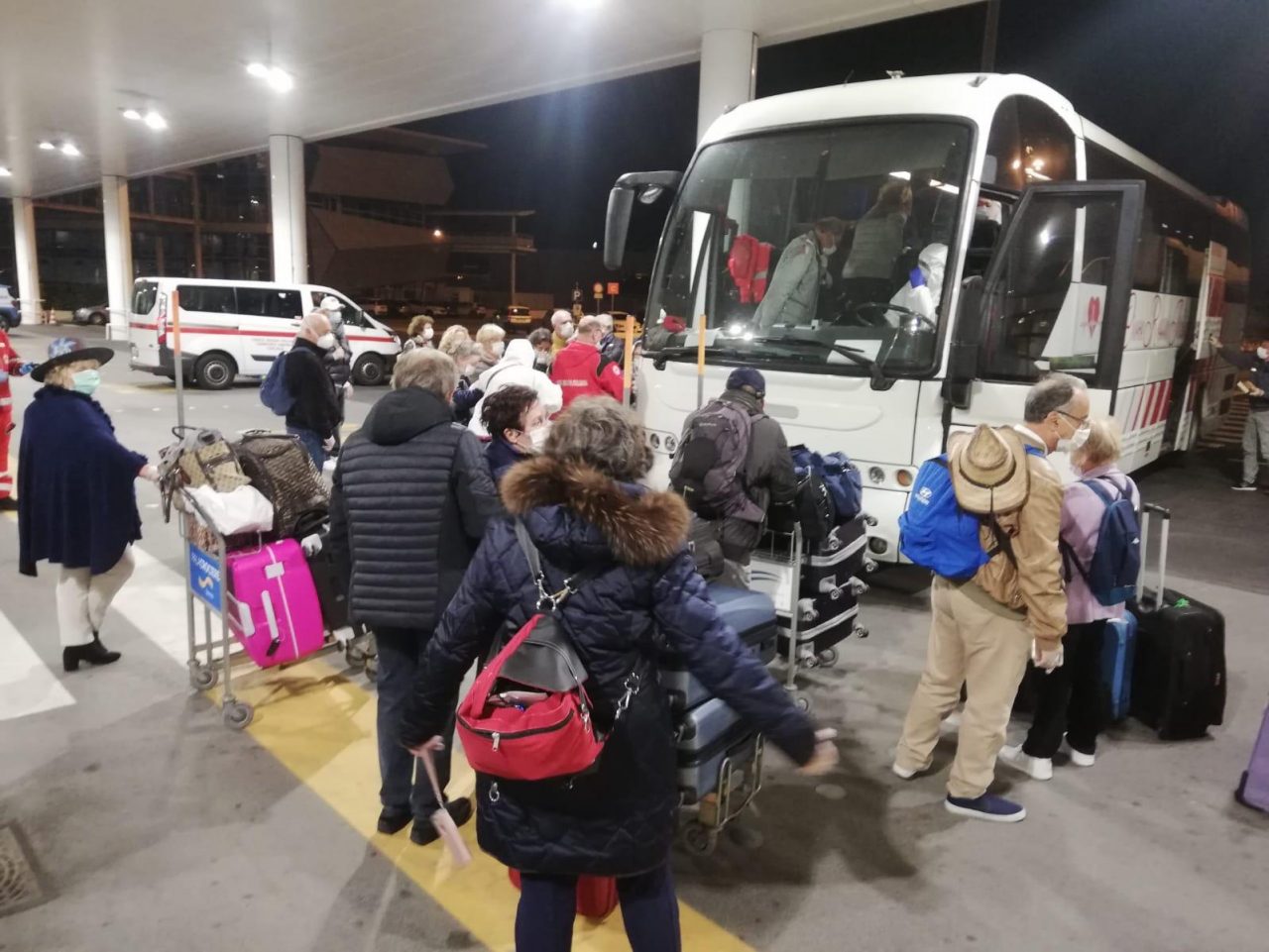 Operazione “Costa Luminosa”, terminata l’odissea dei 40 passeggeri